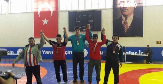 Vanlı Güreşçi Osmaniye’den Türkiye üçüncülüğü ile döndü