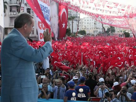 Cumhurbaşkanı  Erdoğan Gölbaşı'nda halka sesleniyor webden canlı izle!