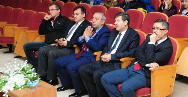 YYÜ'de 2 Nisan Paneli Düzenlendi