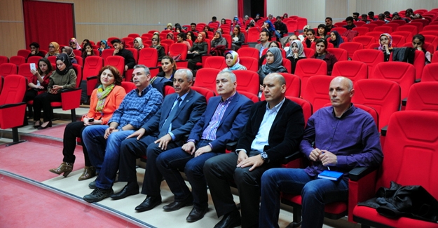 YYÜ'de Çocukluktan Yetişkinliğe Bilimsel Farkındalık Paneli