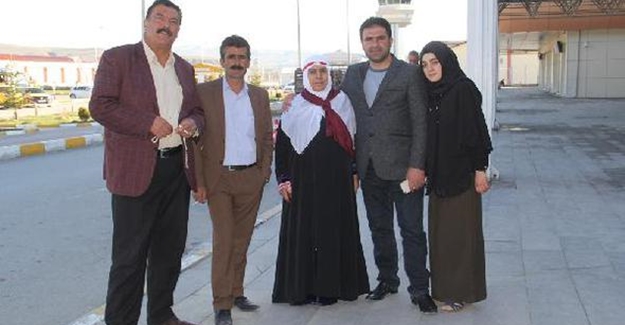 Başkale'de şehit yakınları Umreye gönderildi
