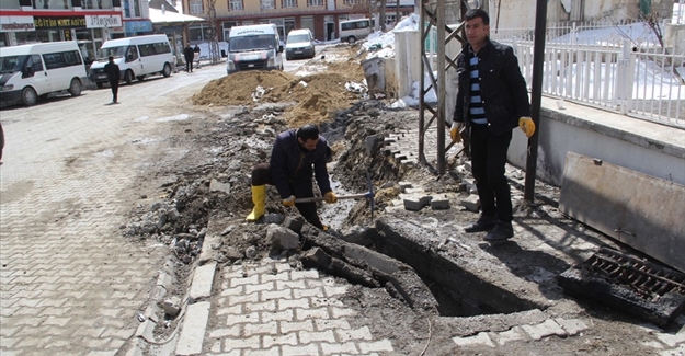 Başkale'de alt yapı çalışması başlatıldı