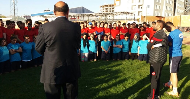 Van Büyükşehir Belediyesi'nden sporcuya destek!