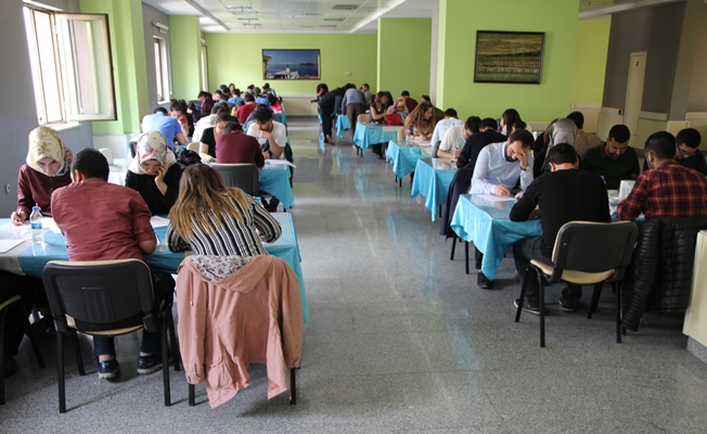 Van’da Aday Memurlara Temel Eğitim Sınavı Yapıldı