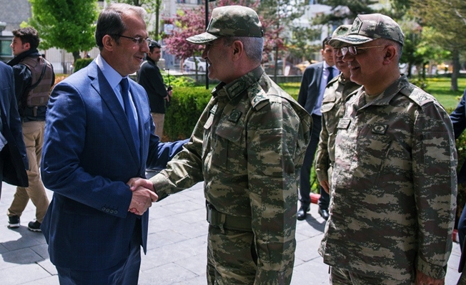 Orgeneral Savaş’tan Vali Taşyapan’a ziyaret