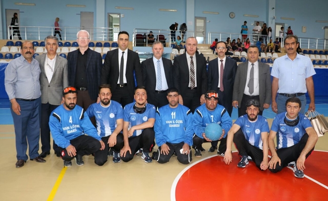 Engelliler gününe özel goalball maç