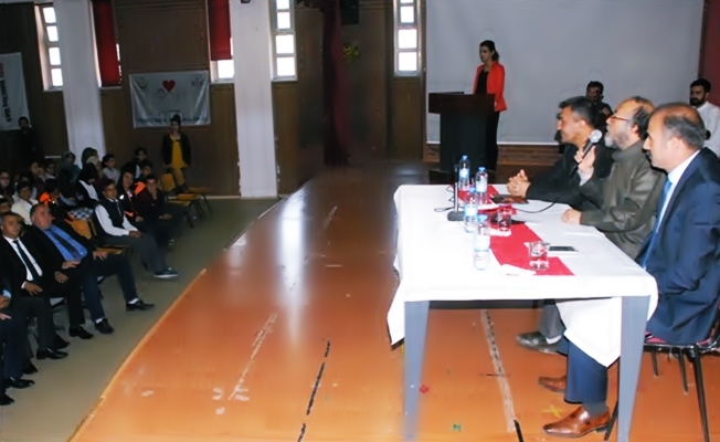 Şairler, öğrencilerle buluştu