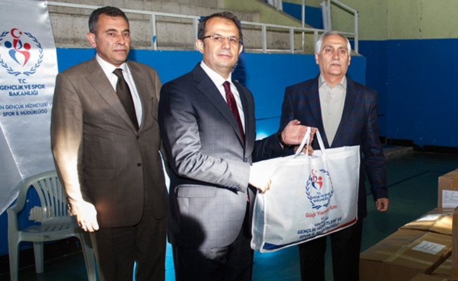 Taşyapan, Spor  Kulüplerine yönelik spor malzemesi dağıtım programına katıldı