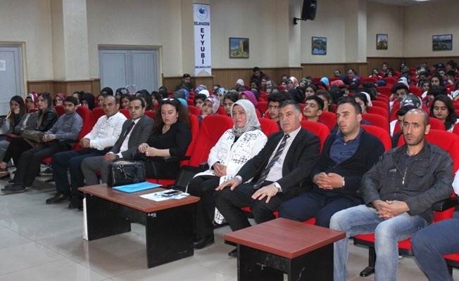 Öğrencilere Azerbaycan’da okumanın fırsatları anlatıldı