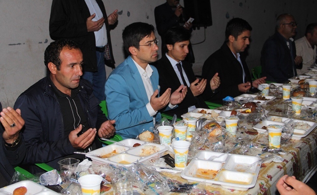 Başkale belediyesi iftar yemeği verdi