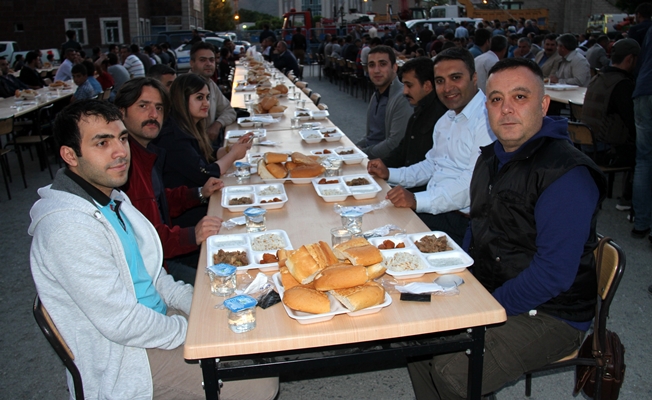 Muradiye Belediyesinde iftar programı düzenlendi
