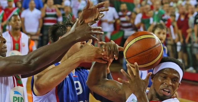 Pınar Karşıyaka Anadolu Efes final serisi 3.maçının özeti!Üçüncü raund Kaf-Kaf'ın