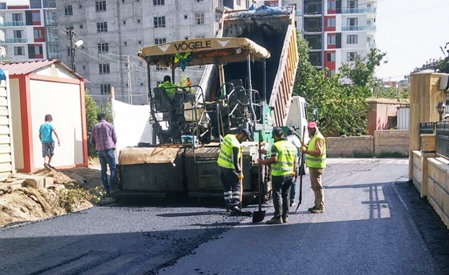 İpekyolu Belediyesi'nden asfalt çalışması sürüyor