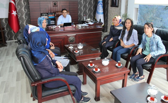 Kaymakam Dundar'dan başarılı öğrencilere Ankara tatili