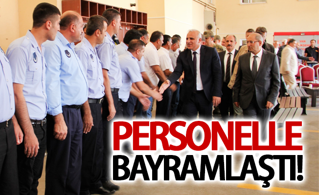 Vali Zorluoğlu, Büyükşehir’in personeli ile bayramlaştı