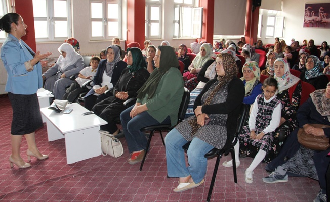 Büyükşehir kadın sağlığı ve hijyen konulu seminer düzenledi