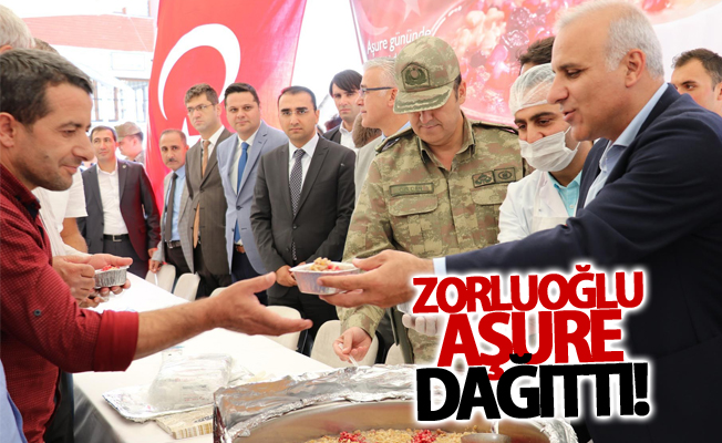 Van’da Muharrem ayı nedeniyle vatandaşlara aşure dağıtıldı