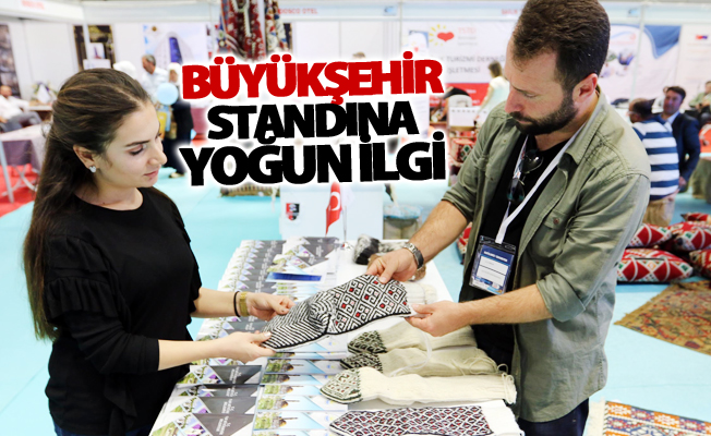 Büyükşehir standına yoğun ilgi