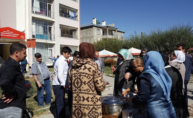 ‘Mavi Fularlı’ kadınlardan anlamlı etkinlik