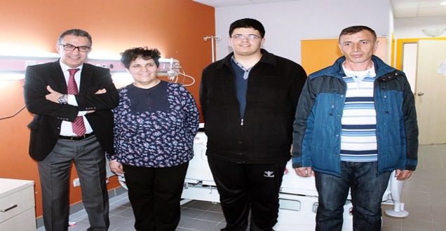 ANNE OĞUL AYNI ANDA OBEZİTE AMELİYATI OLDU - VAN HABERLERİ