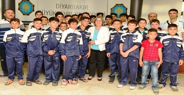 Erçiş Belediyespor U-13 futbol takımı bölge birincisi oldu!