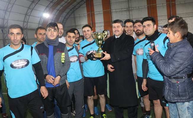 Özalp Belediyesi Halı Saha Futbol Turnuvası tamamlandı