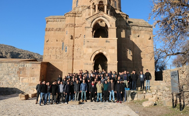 Van’ın tarihi ve turistik mekanları Mehmetçik’e tanıtıldı