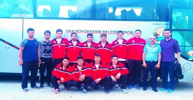 Van Büyükşehir Belediyespor hentbol takımı 2. lige yükseldi!