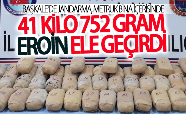 Başkale'de Jandarma, metruk bina içerisinde 41 kilo 752 gram eroin ele geçirdi