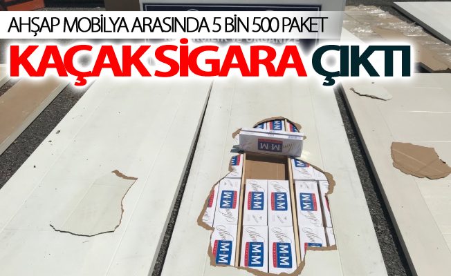 Ahşap mobilya arasında 5 bin 500 paket kaçak sigara çıktı