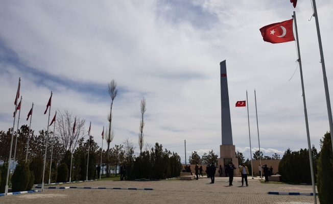 Van Güvenlik Meslek Yüksekokulundan Zeve Şehitliği'ne gezi