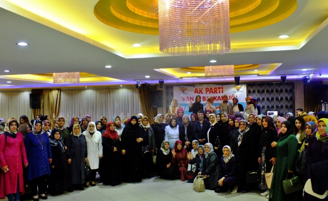 AK Parti Van İl Kadın Kollarından iftar programı