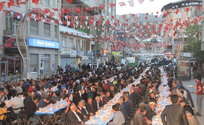 VEDAŞ ve Türkerler VEPSAŞ’tan 15 bin kişiye iftar