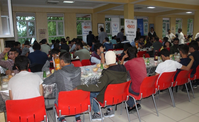 Gevaş Gençlik Merkezinden gençlere iftar programı