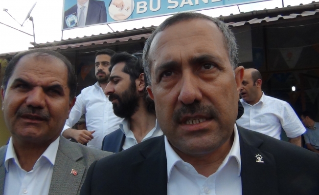 Ak Parti Van Milletvekili Abdulhahad Arvas tebrikleri Kabul Ediyor