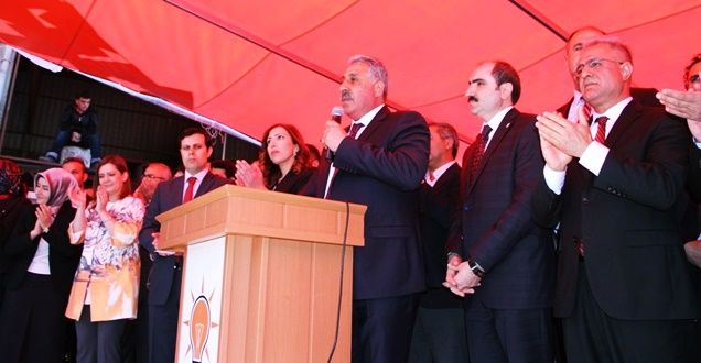 AK PARTİ VAN MİLLETVEKİLLERİ ADAYLARI PARTİLİLERLE BULUŞTU