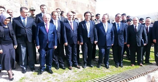 BAKAN ÖZTÜRK VAN’DAN AYRILDI - VAN HABERLERİ