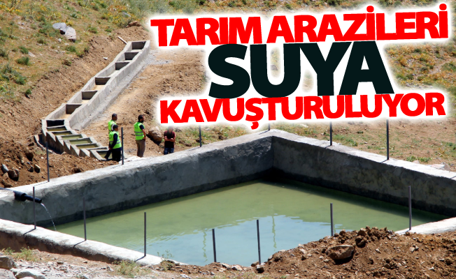 Van Büyükşehir Belediyesi tarım arazilerini suya kavuşturuyor