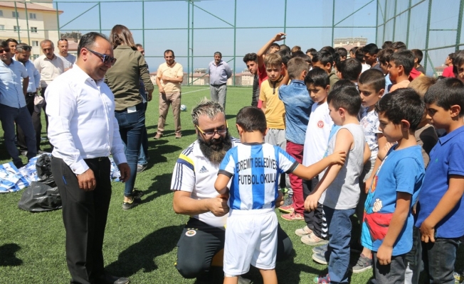 Edremit belediyesi futbol okulu açıldı