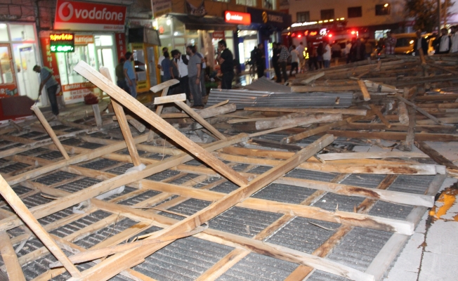 Ağrı’da fırtına dükkanların çatısını uçurdu: 1 kişi yaralandı