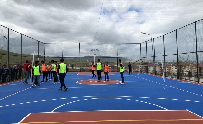 Açık spor sahalar çocuk ve gençleri hizmetinde