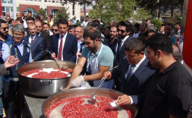Erciş belediyesinden aşure günü etkinliği