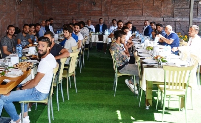 Erciş Gençlik Belediye Spora moral yemeği