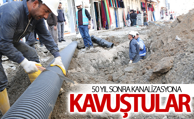 50 yıl sonra kanalizasyona kavuştular