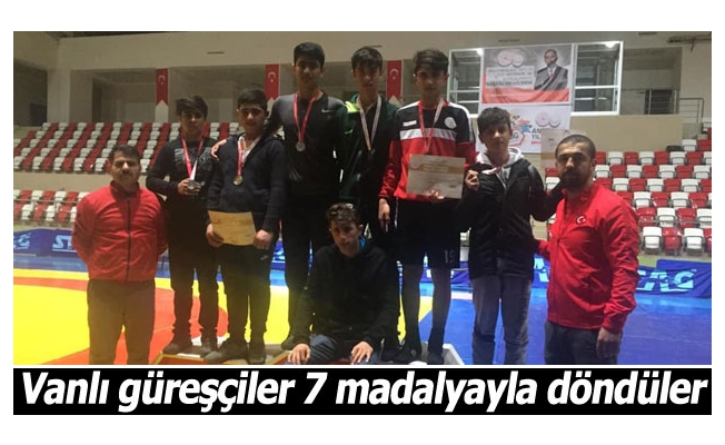 Vanlı güreşçiler 7 madalyayla döndüler