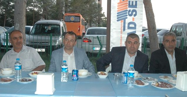 AFAD-sen Üyeleri İftar Yemeğinde Bir Araya Geldi