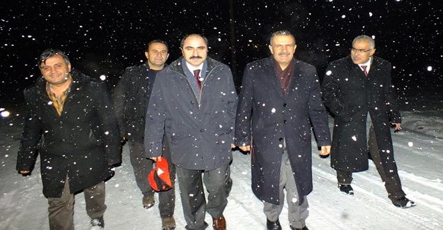 AK PARTİLİ VEKİL KARDA MAHSUR KALDI - VAN HABERLERİ