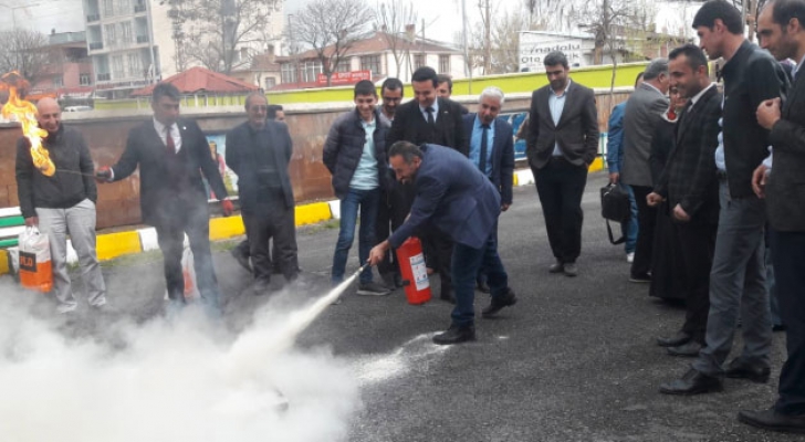 Milli Eğitim Çalışanlarına yangın ve deprem eğitimi ve tatbikatı yapıldı