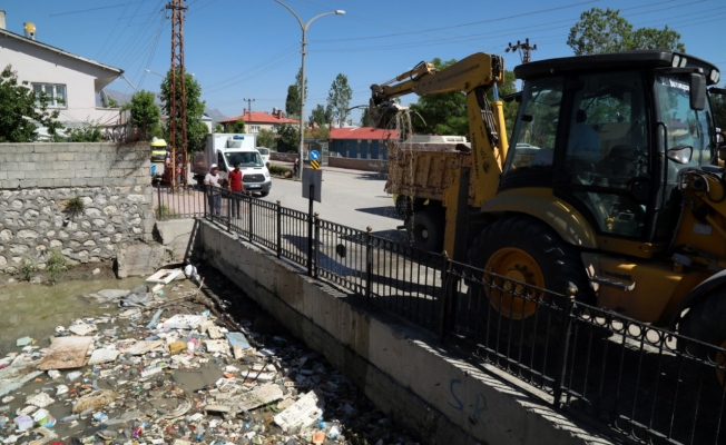 Akköprü deresi temizlendi