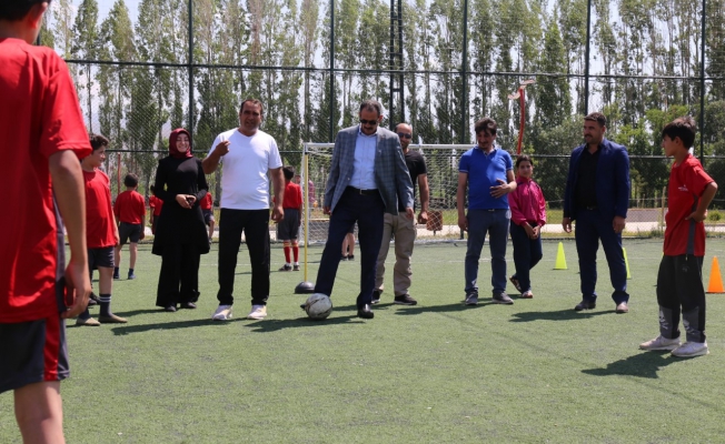 Gürpınar’da Futbol Yaz Okulu Açıldı